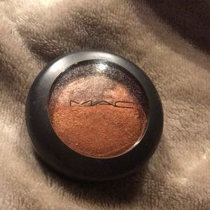 MAC Two to Glow dual single